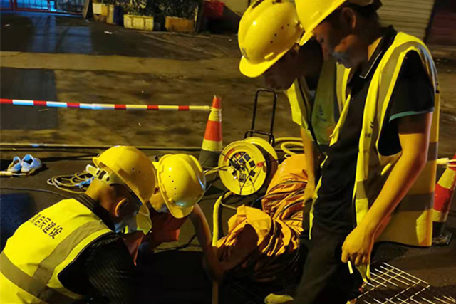 玻璃鋼化糞池有哪些優(yōu)異性能？